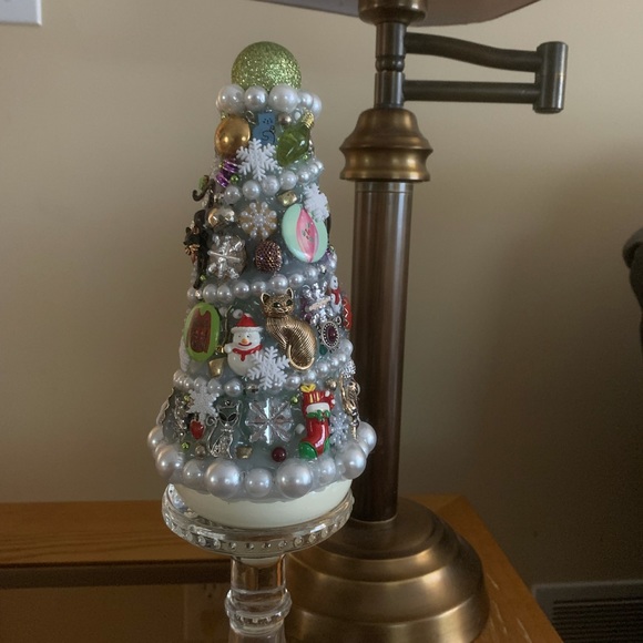 *** SOLD *** “Christmas Kittens In The Snow” Junkdrawer Tree Handmade Decoration - Picture 5 of 13